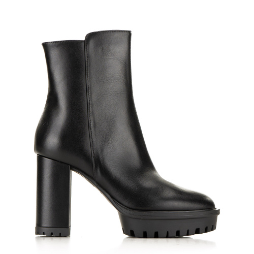 Bianca Di Women's black ankle boots in leather