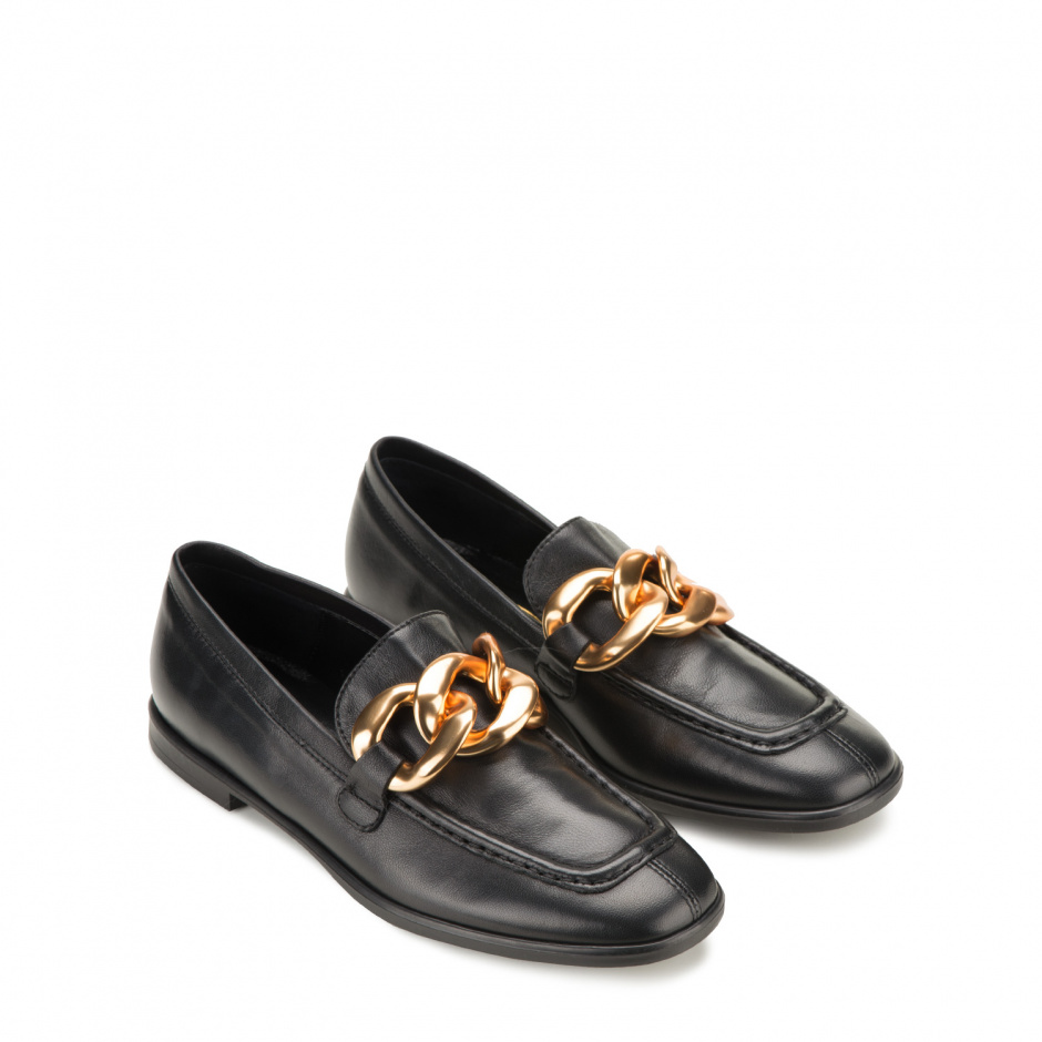 Bianca Di Flats with chain - look 2