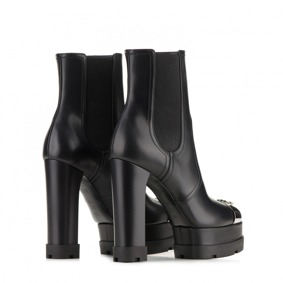 Casadei Ladies elastic boots in leather - look 4