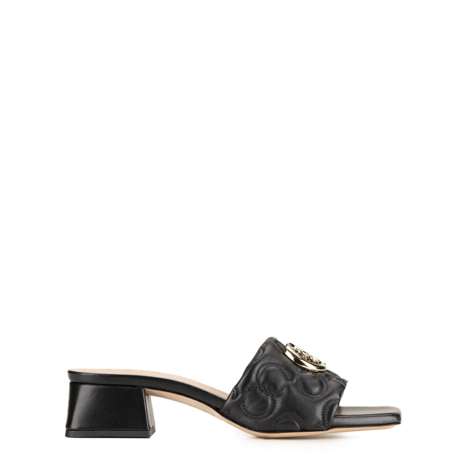Cesare Casadei Women's Black Slippers in Leather - look 1