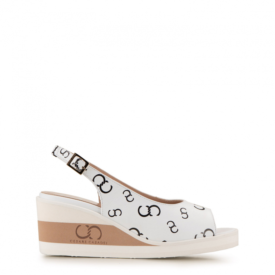Cesare Casadei Women's White Flats in Leather - look 1