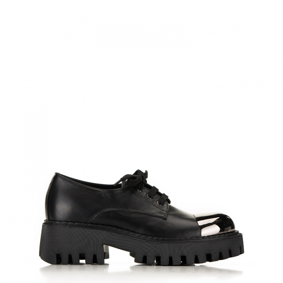 Loriblu Women's lace up Oxford shoes in leather - look 1