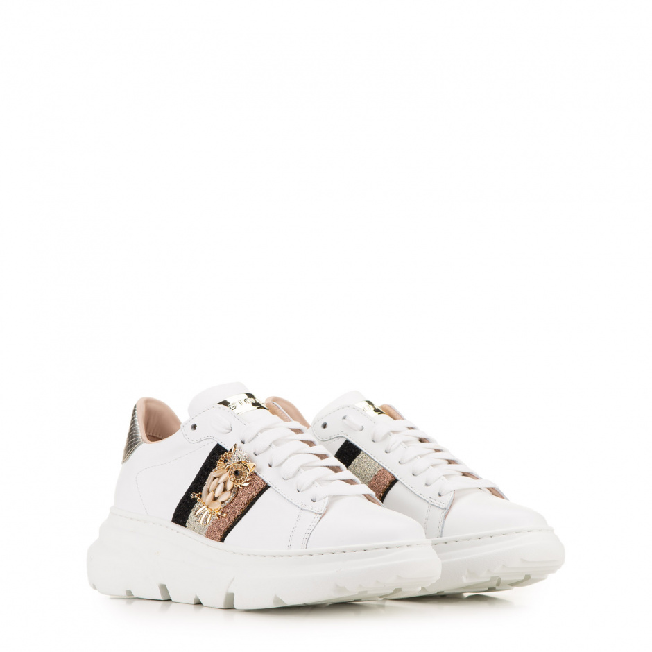 STOKTON Women's sneakers with brooch - look 4