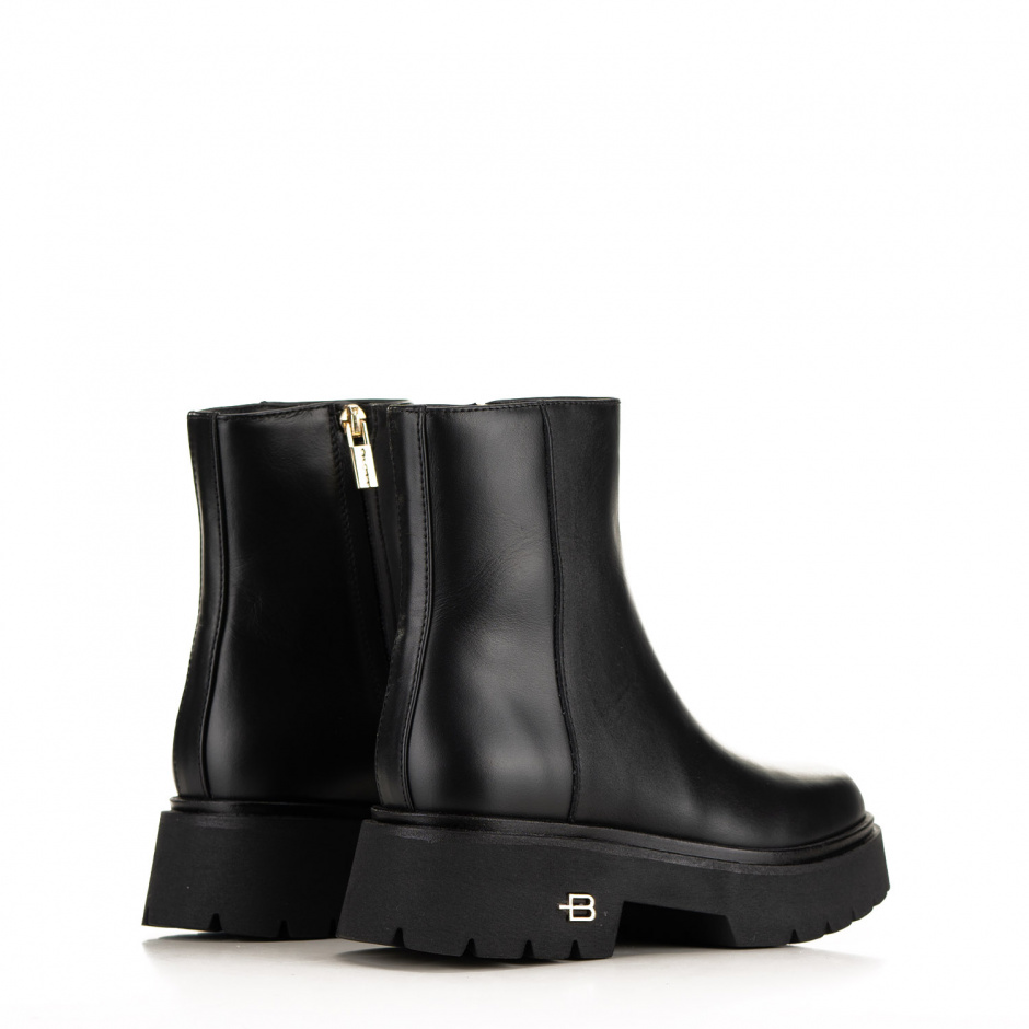 Baldinini Women's ankle boots in black - look 4