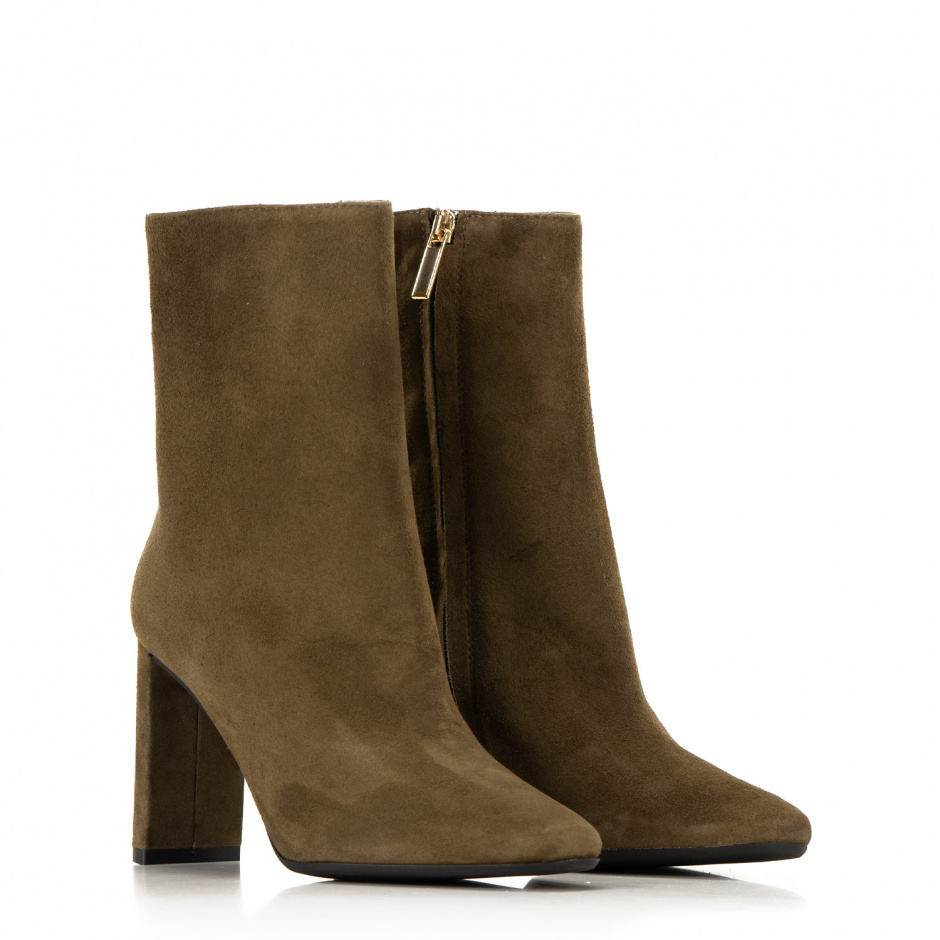 Bianca Di Women's ankle boots in suede - look 5